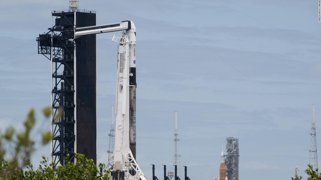 SpaceX lancia un'altra storica missione di astronauti