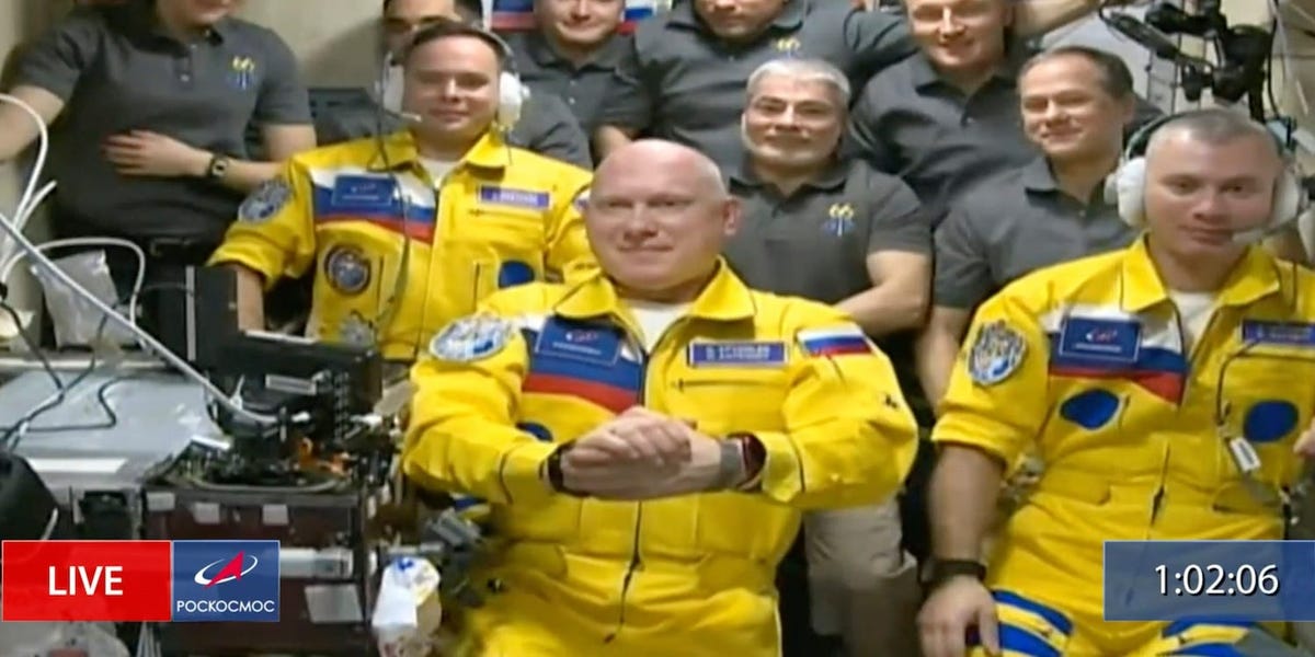 Cosmonauti russi "accecati" dalla speculazione sulla tuta spaziale: cosmonauta statunitense