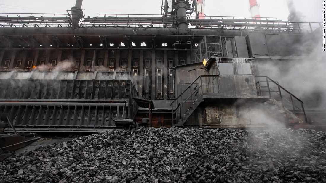 L'UE vieta le importazioni di carbone russo