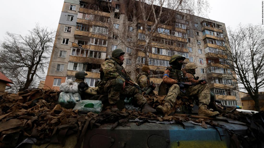 La Russia invade l'Ucraina e continuano gli scioperi di Mariupol