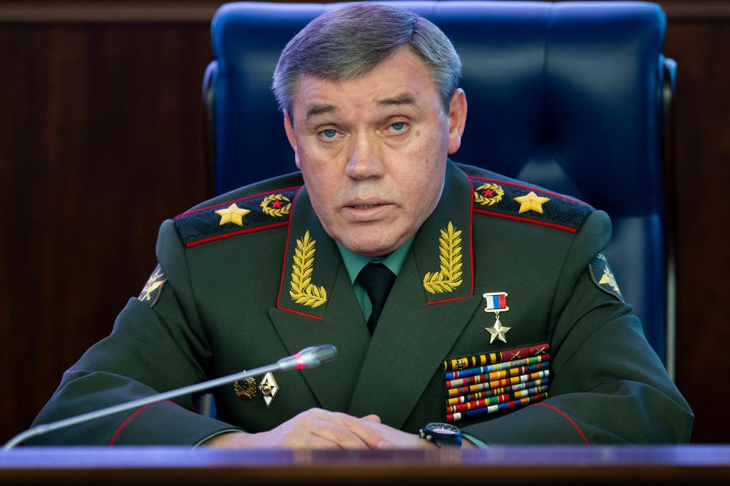 Il massimo generale della Russia schiva l'attacco dell'Ucraina durante un viaggio segreto in prima linea