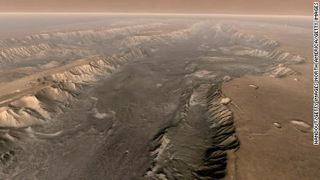 & # 39;  grandi quantità di acqua & # 39 ;  Trovato su Marte & # 39;  Versione enorme del Grand Canyon
