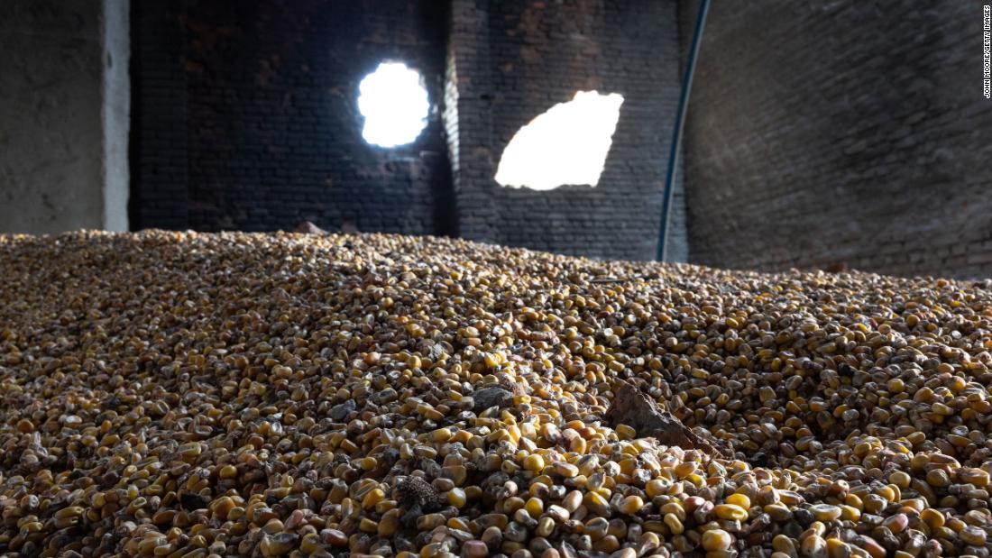 Gli Stati Uniti ei loro alleati stanno lottando per fare piani per ottenere forniture di grano vitale dall’Ucraina