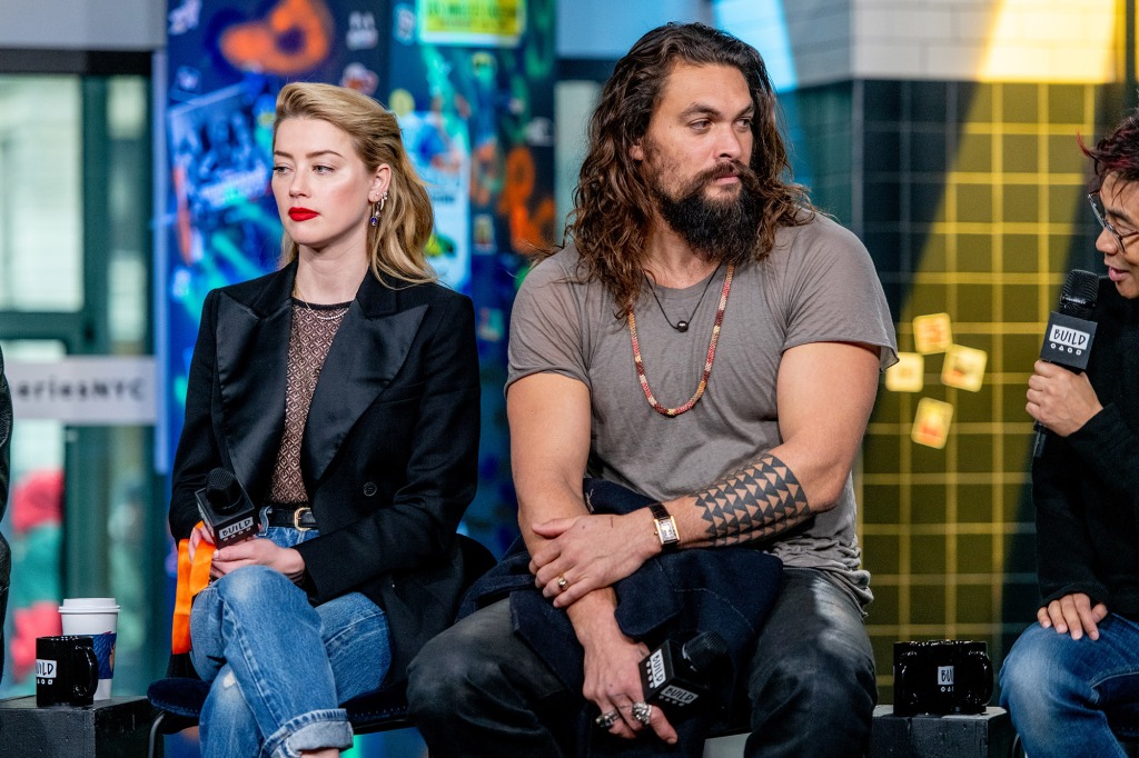 NEW YORK, NY - 3 dicembre: Amber Heard e Jason Momoa discutono "Aquaman" Con la serie Build al Build Studio il 3 dicembre 2018 a New York City.  (Foto di Roy Rochlin/Getty Images)