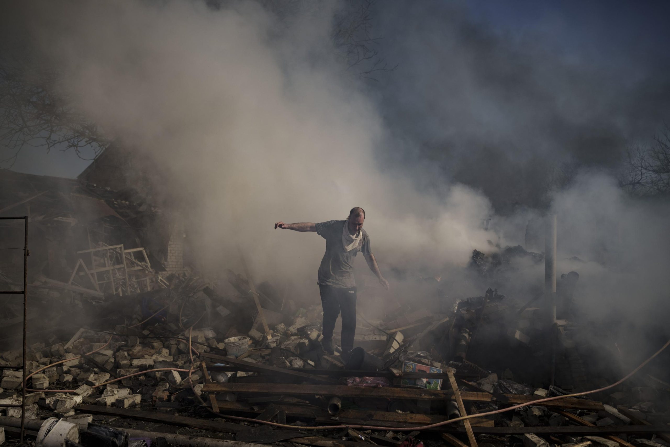 FOTO AP: 10 settimane in Ucraina, il che rende difficile dimenticare le foto