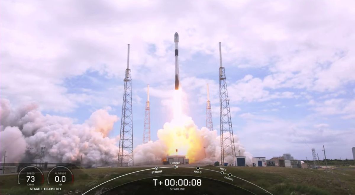 Guarda SpaceX lanciare 53 nuovi satelliti Starlink all'inizio di mercoledì