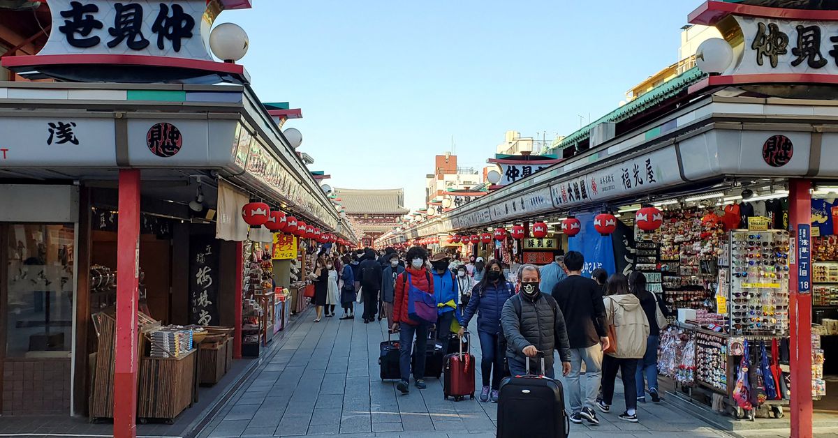 Il Giappone consentirà a gruppi turistici limitati da maggio come passaggio per la piena riapertura
