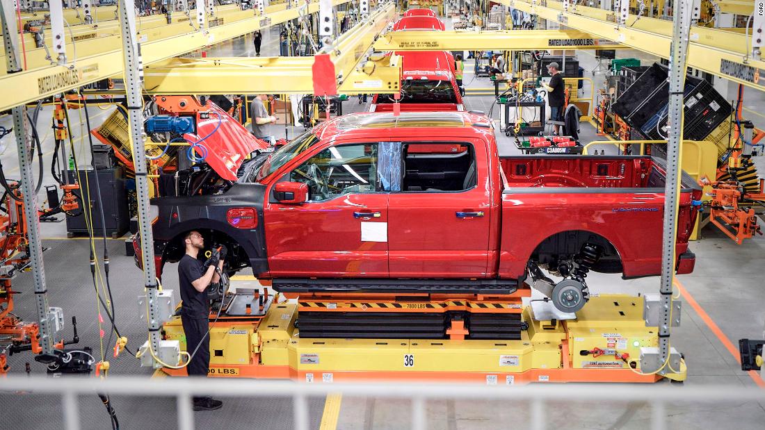 Ford ha annunciato investimenti per 3,7 miliardi di dollari in nuove auto elettriche, camion e Mustang