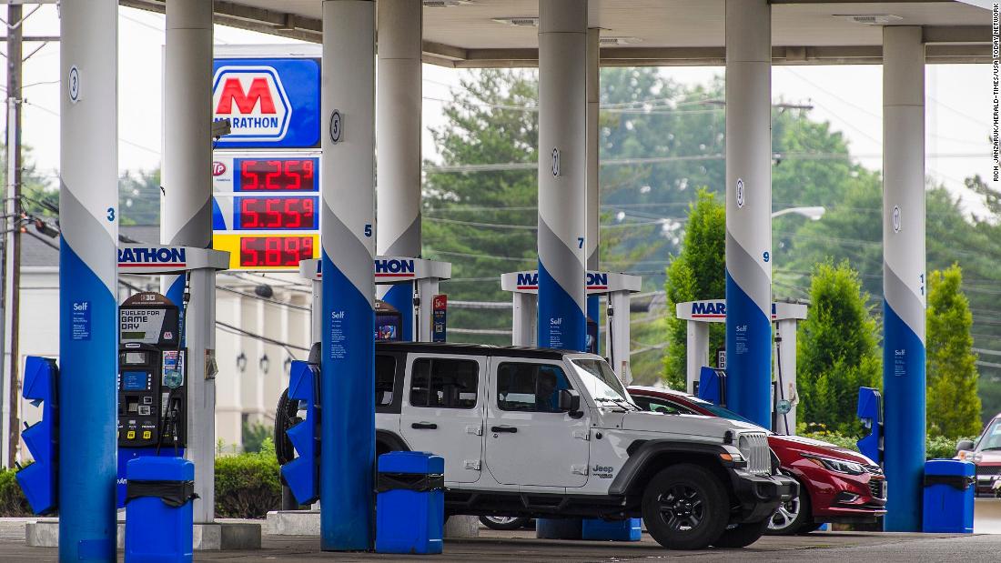 Il prezzo medio del gas negli Stati Uniti ha raggiunto per la prima volta $ 5