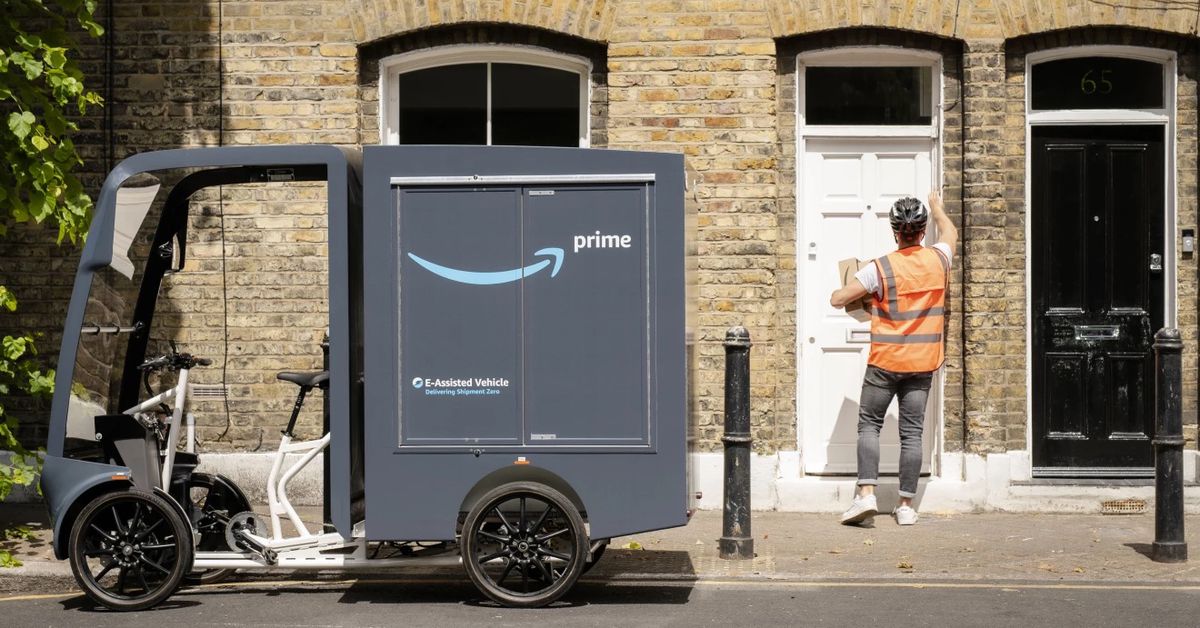 Amazon utilizza biciclette da carico elettriche tipo pick-up per consegnare merci nel Regno Unito