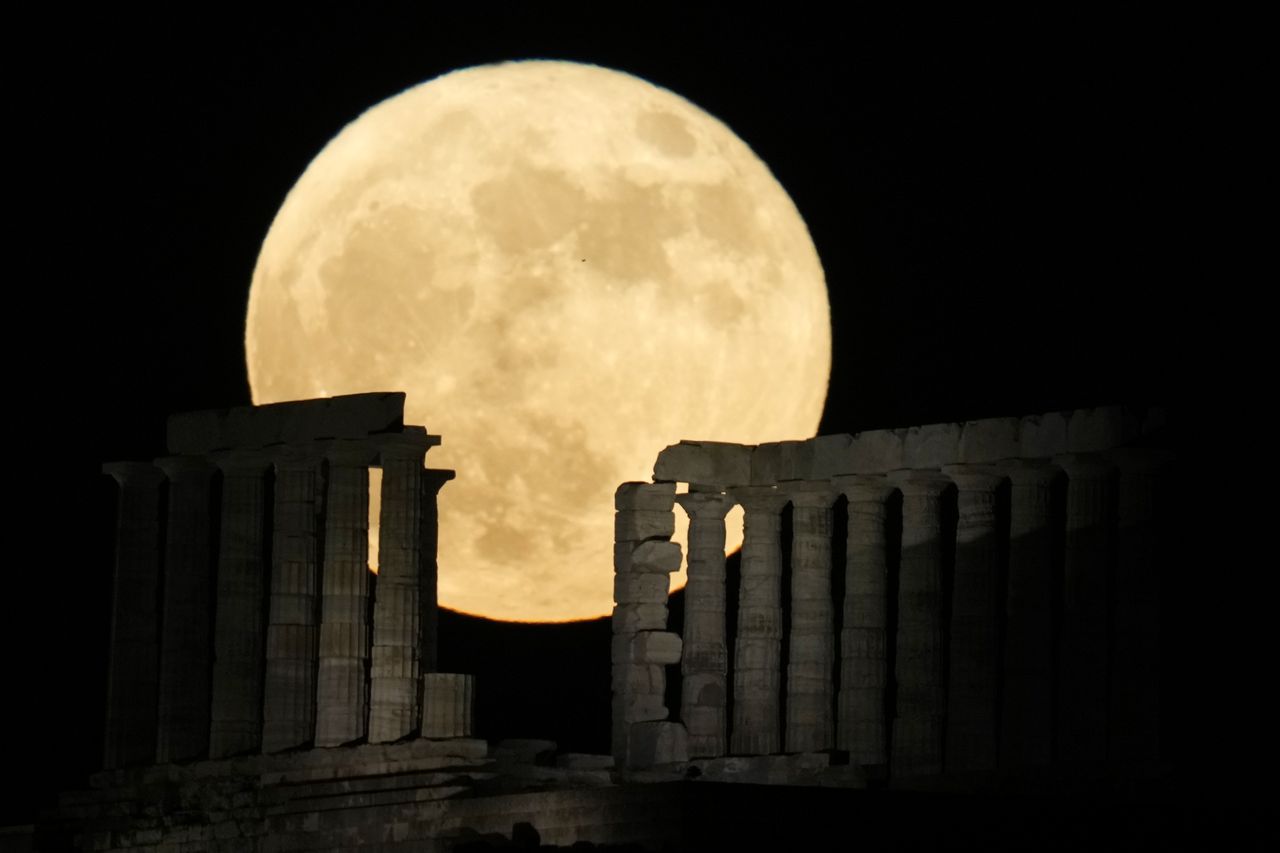 La luna piena gigante di luglio sarà la luna più grande e luminosa del 2022