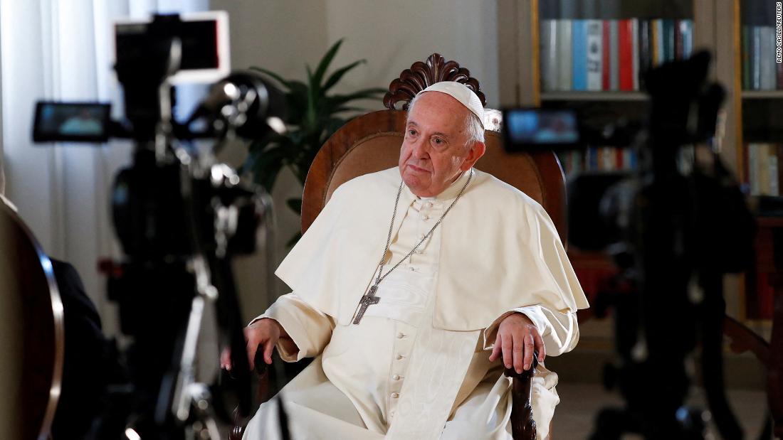 Papa Francesco visita il Canada per scusarsi degli abusi sugli indigeni nei collegi cattolici