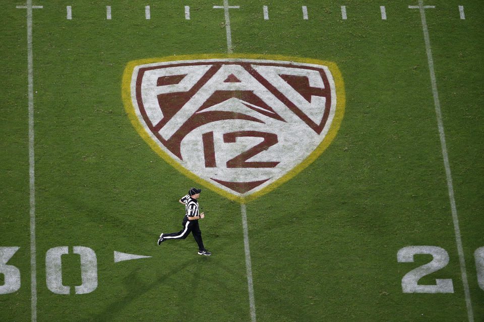 Il logo PAC-12 al Sun Devil Stadium durante la seconda metà di una partita di football del college NCAA tra Arizona State e Kent State, giovedì 29 agosto 2019, a Tempe, Arizona (AP Photo/Ralph Freso)