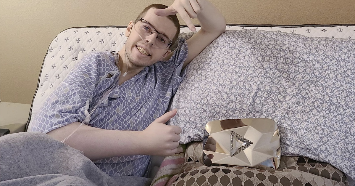 Technoblade, famosa YouTuber di Minecraft, muore di cancro all'età di 23 anni - condivide il video finale