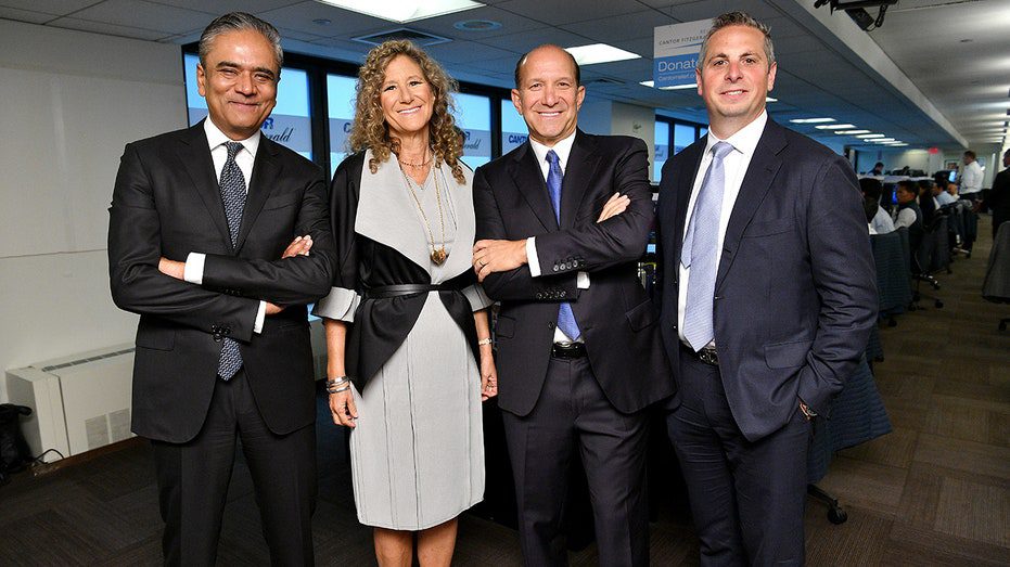 Foto di Anshu Jain con i dirigenti a Cantor