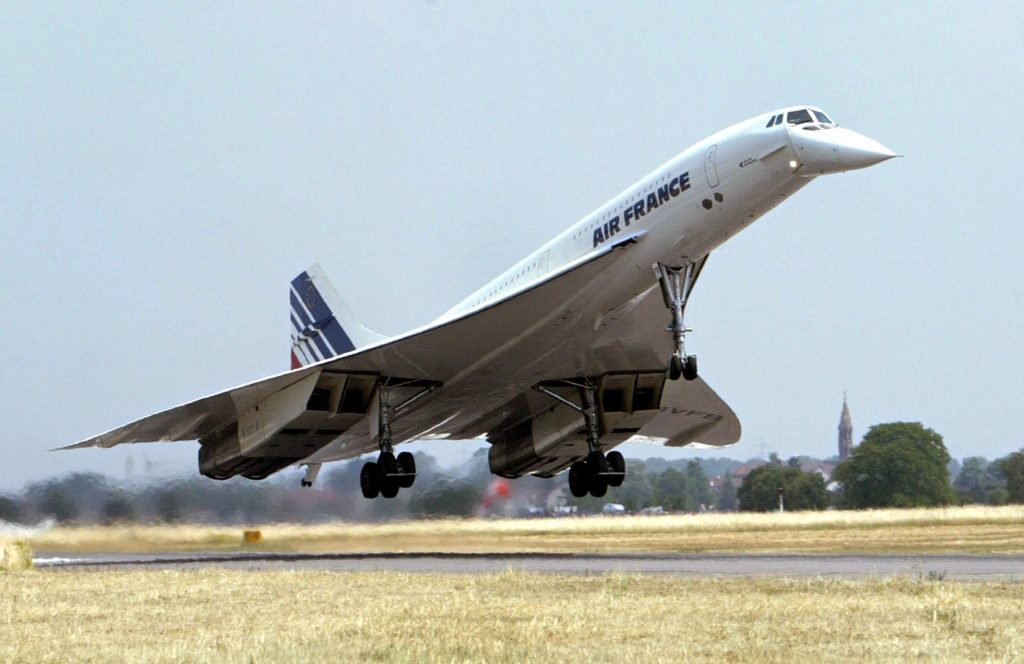 Sia British Airways che Air France hanno utilizzato il Concorde commercialmente tra il 1976 e il 2003.