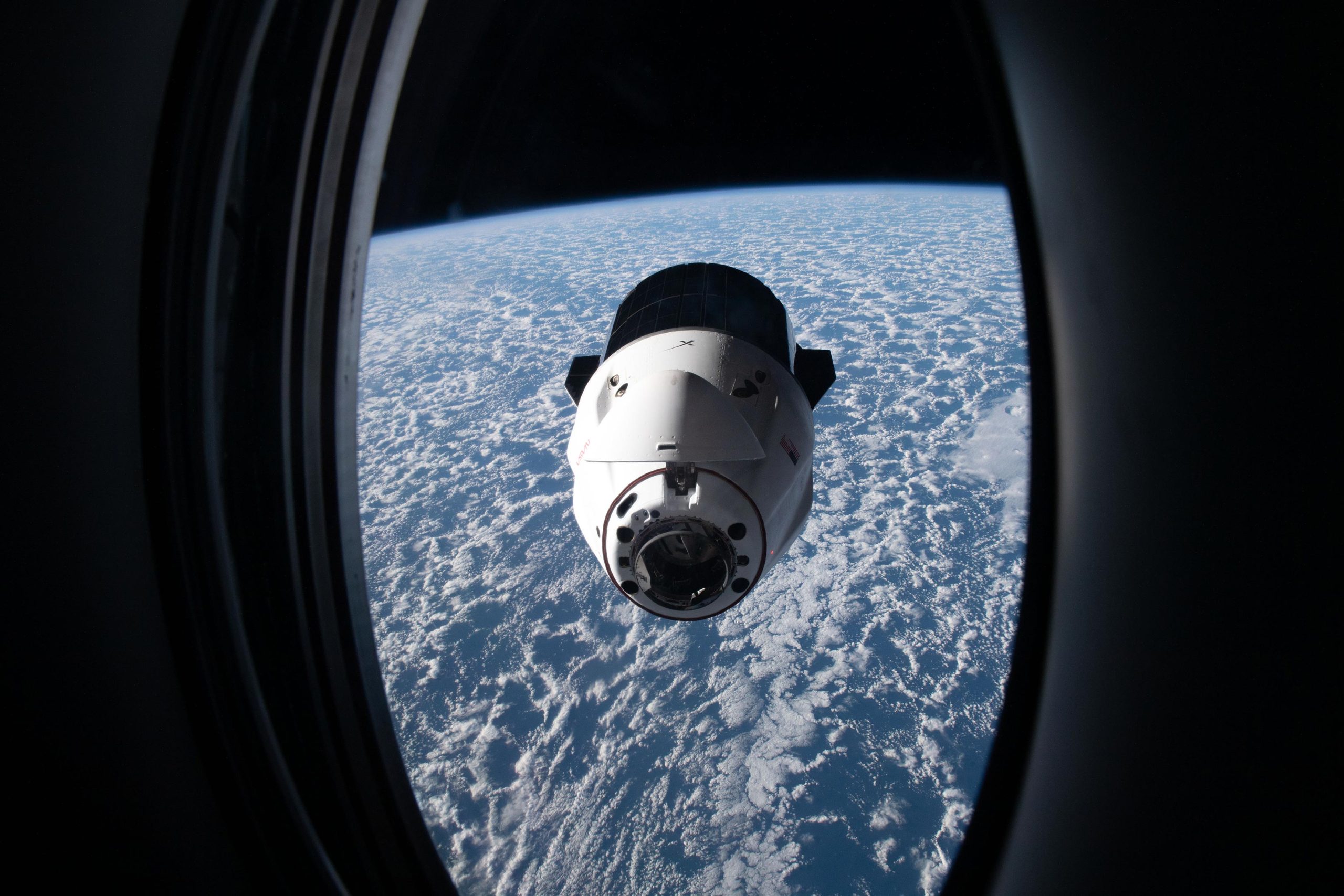SpaceX Dragon è disseminato di articoli scientifici da analizzare
