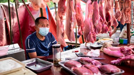 Nuovi studi concordano sul fatto che gli animali venduti nel mercato di Wuhan siano molto probabilmente la causa dell'emergere della pandemia di Covid-19