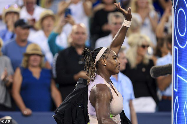 È stato un rapido addio a Serena Williams a Cincinnati dopo che Emma Raducano l'ha picchiata