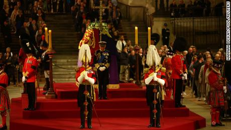 I figli della regina partecipano a una veglia all'interno della Westminster Hall a Londra, in Gran Bretagna, il 16 settembre 2022.