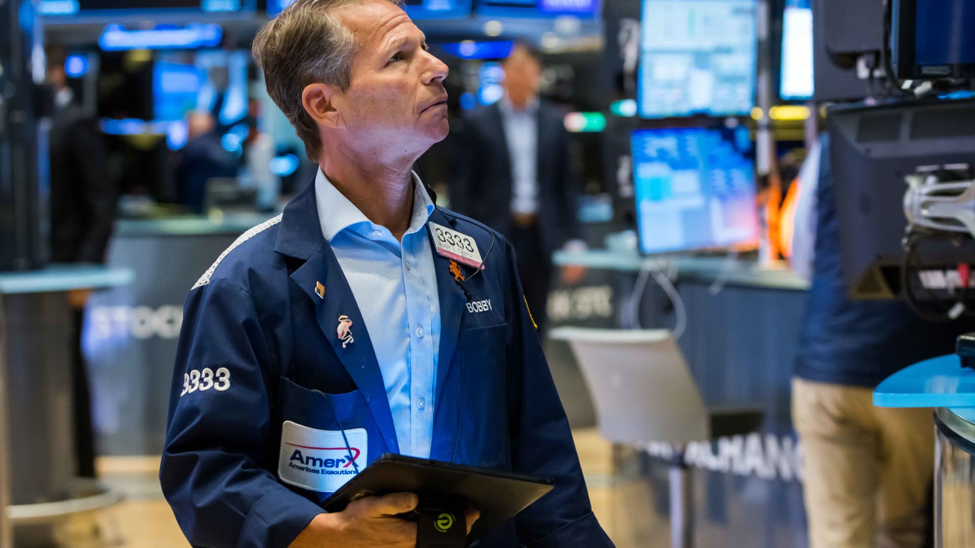 I futures su azioni sono aumentati dopo l'S&P 500 e il Dow ha chiuso al livello più basso dal 2020