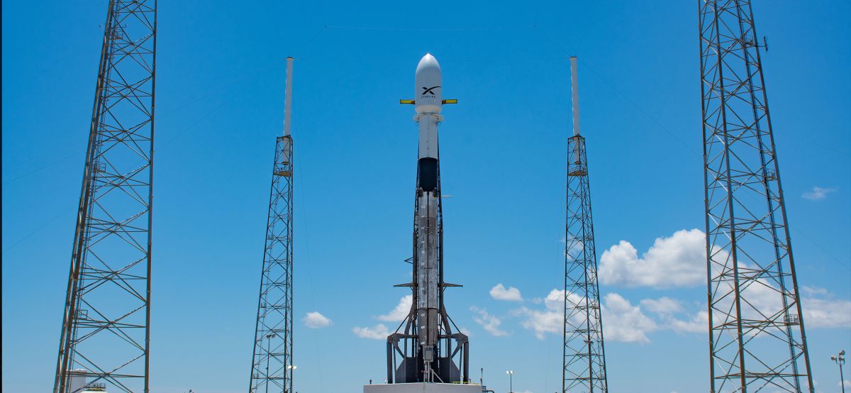 Guarda SpaceX lanciare 54 satelliti Starlink venerdì dopo il ritardo