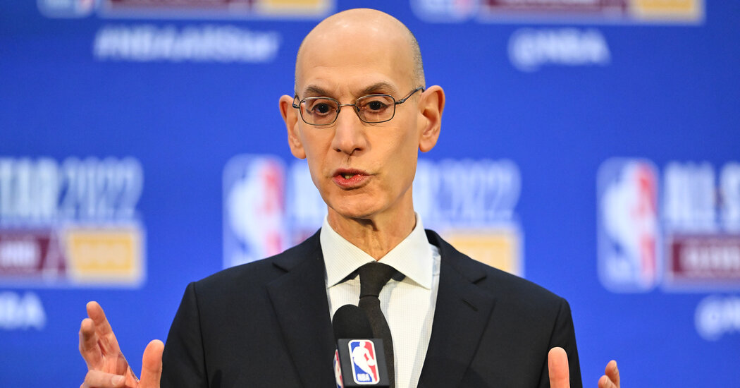 Il commissario NBA difende la sospensione di Sarver per cattiva condotta
