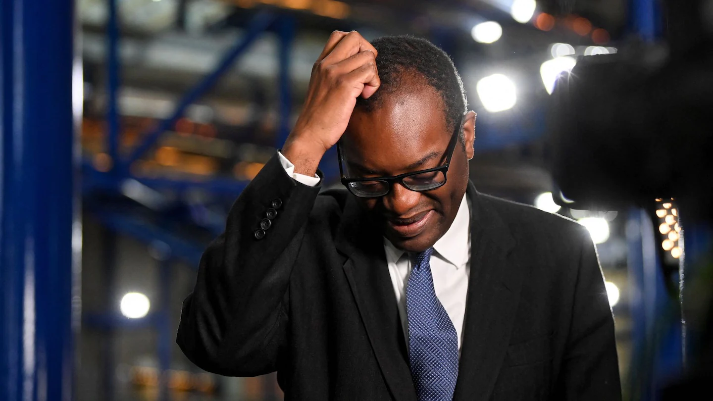 Il cancelliere britannico Kwasi Quarting fa marcia indietro sul taglio del 45% dell'aliquota fiscale