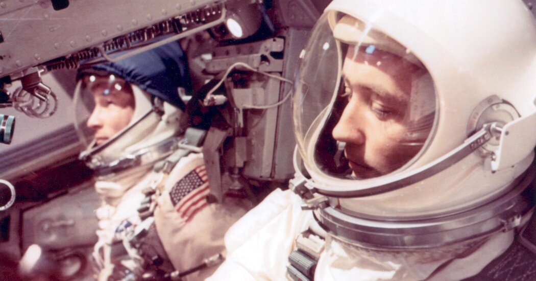 James A. McDevitt, leader nelle prime vittorie della NASA, muore a 93 anni