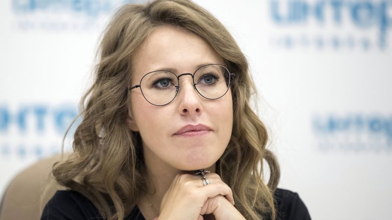 Ksenia Sobchak: un critico del Cremlino legato a Putin è fuggito dalla Russia dopo aver cercato un appartamento