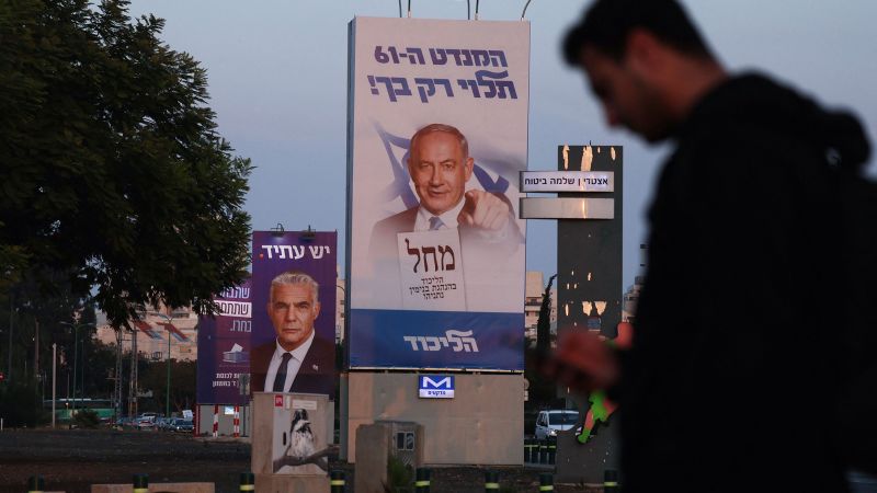 Elezioni israeliane: Netanyahu punta a tornare mentre gli elettori si recano alle urne per le quinte elezioni in quattro anni