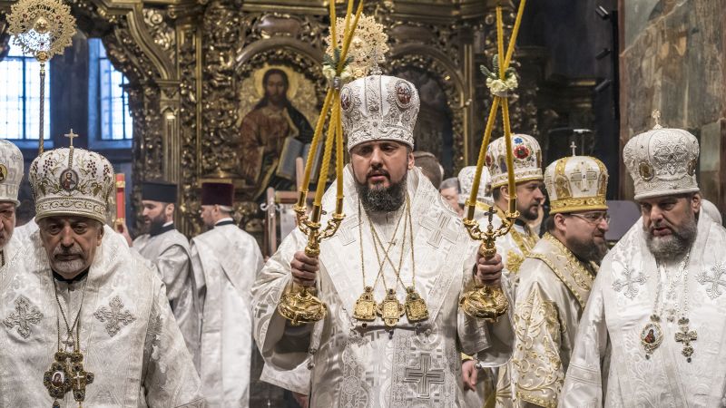 La Chiesa ortodossa ucraina consente le celebrazioni natalizie il 25 dicembre mentre si approfondisce la faida con Mosca