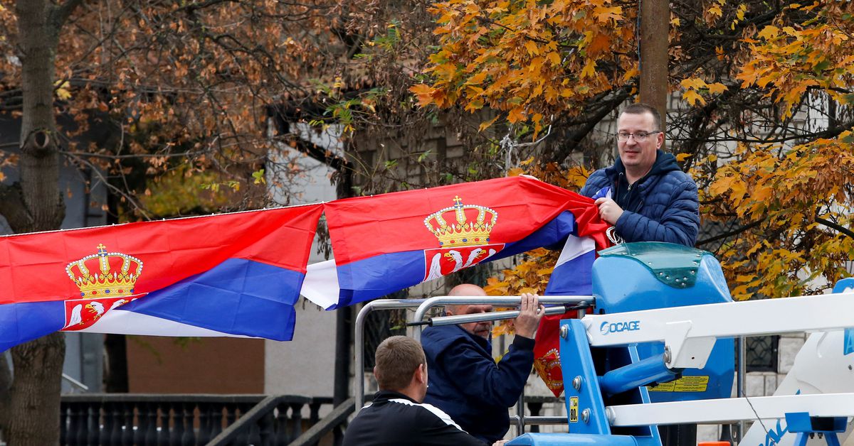 I serbi del Kosovo settentrionale hanno lasciato i lavori statali per protesta contro la targa