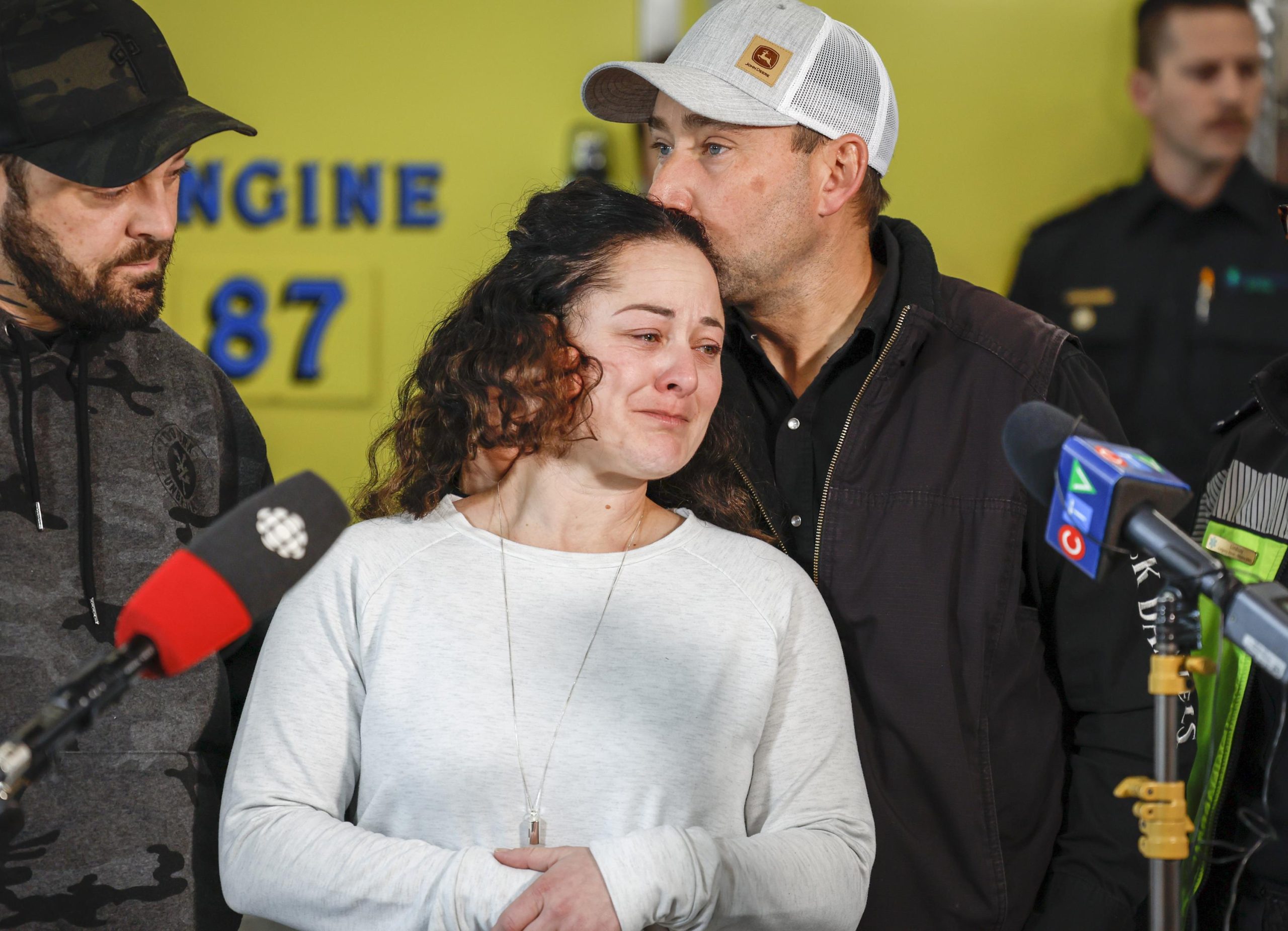 Il paramedico canadese ha inconsapevolmente curato sua figlia in un incidente mortale