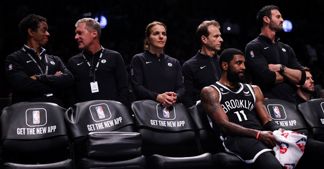 Nets dice che le scuse di Kyrie Irving non sono sufficienti e Nike sospende i rapporti