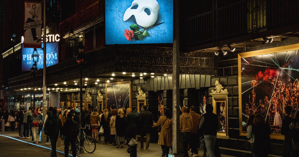 'Phantom of the Opera' ritarda la chiusura di Broadway dopo l'impennata delle vendite