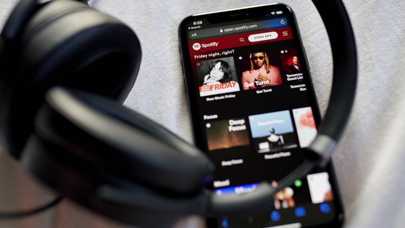 Spotify è in guerra con Apple dopo che l'App Store ha rifiutato la sua nuova grande funzionalità