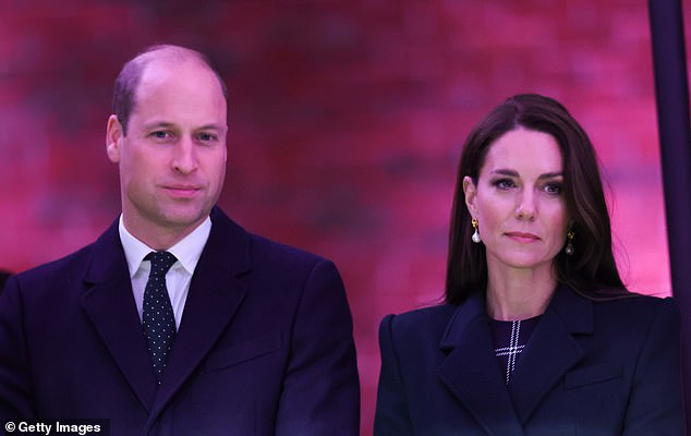 L'evento Earthshot del principe William e Kate Middleton a Boston mercoledì sera è stato oscurato da uno scandalo di razzismo che ha scosso la famiglia reale.