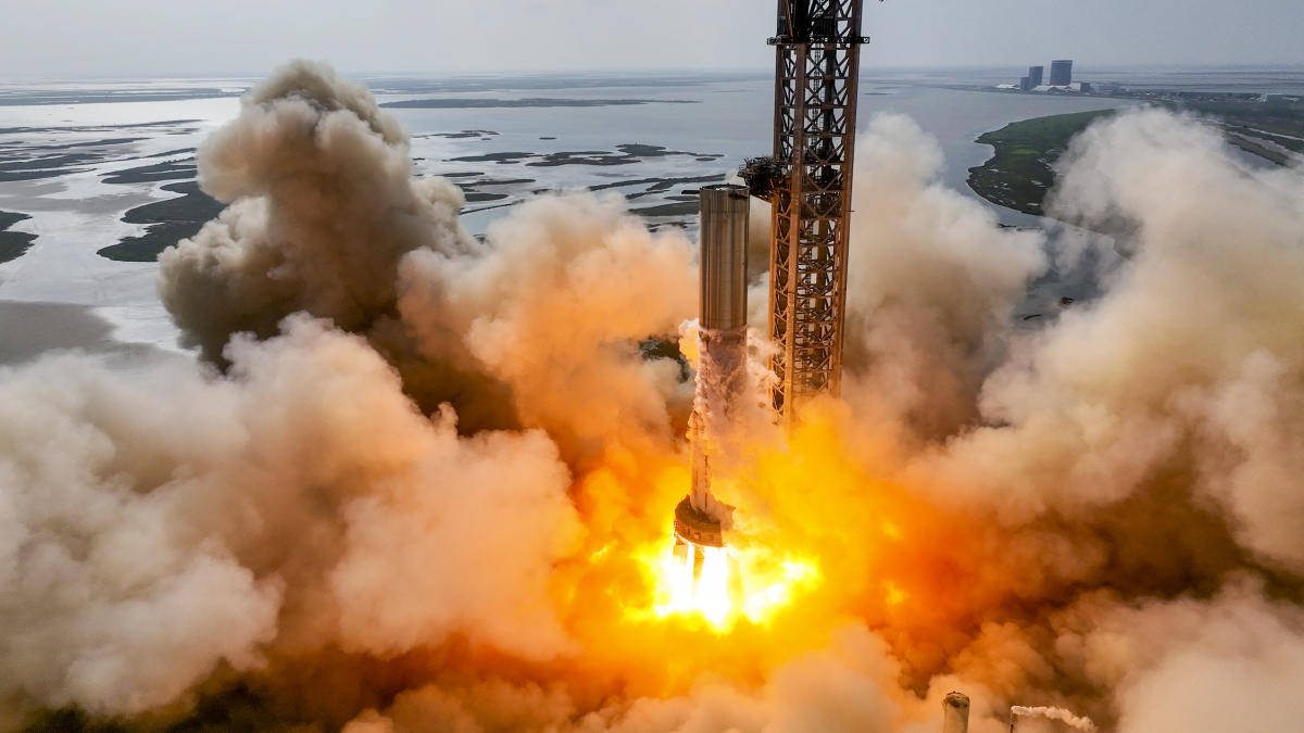 SpaceX ha in programma di battere la NASA nel lancio del razzo più grande di sempre