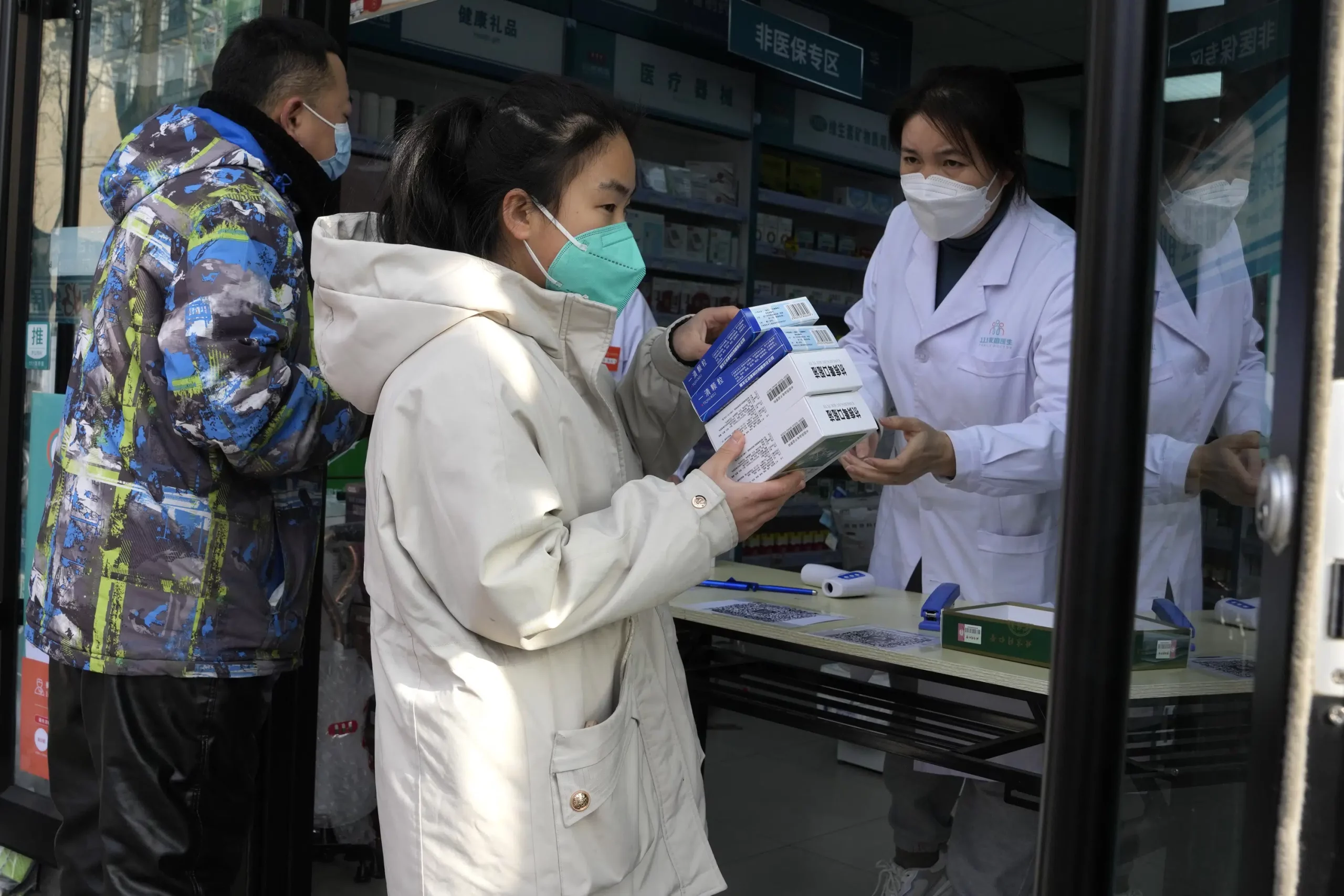 La Cina è alle prese con l'infezione da COVID dopo aver allentato i controlli